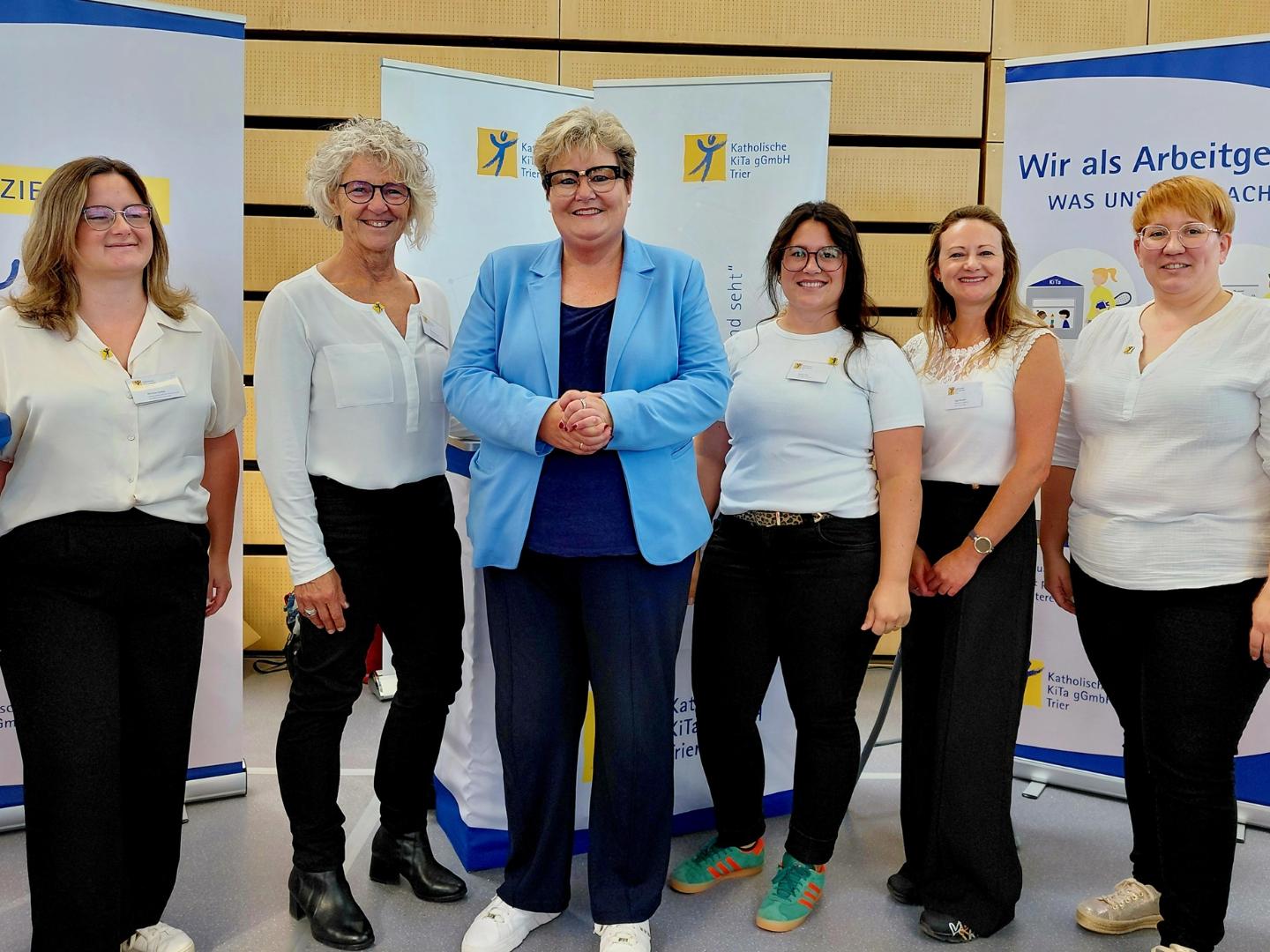 Politischer Besuch am Stand: Staatssekretärin Bettina Brück bei der Take OFF in Wittlich.