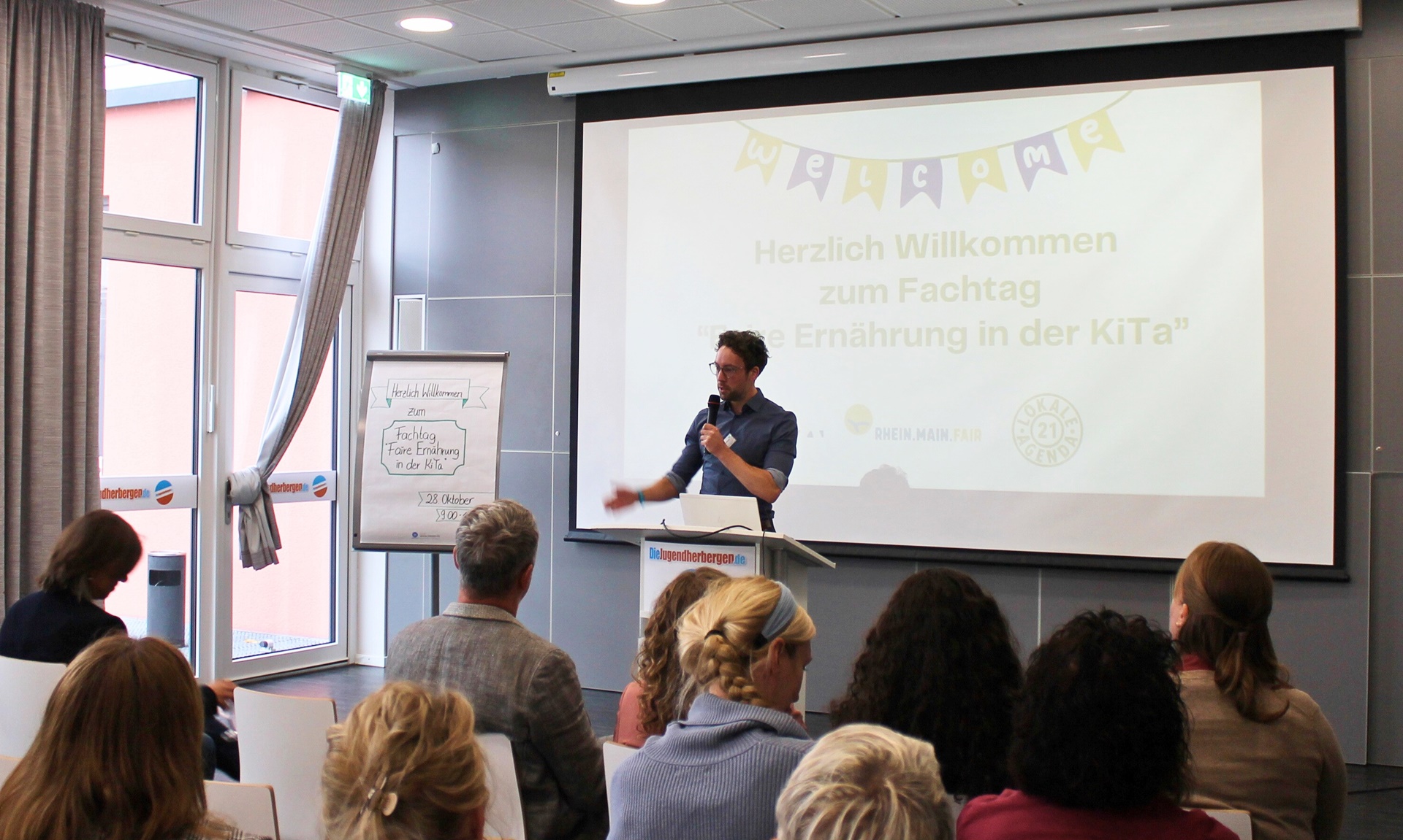 Inspirierende Impulsvorträge beleuchteten verschiedene Aspekte fairer Ernährung und nachhaltiger Beschaffung.