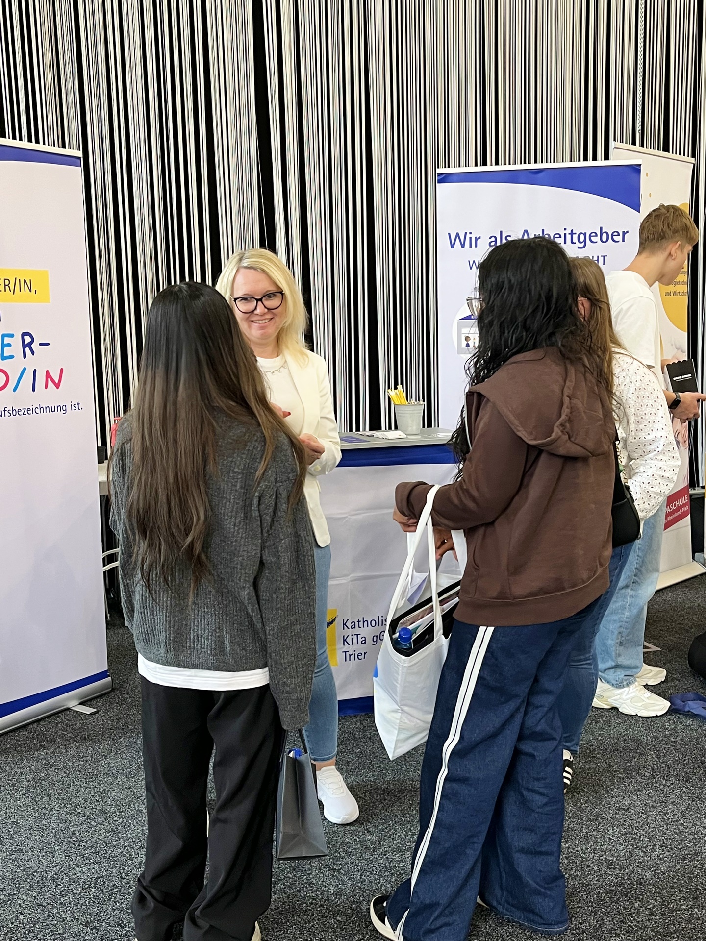 Viele Interessierte fanden den Weg zu unseren Messeständen und wurden dort kompetent beraten.