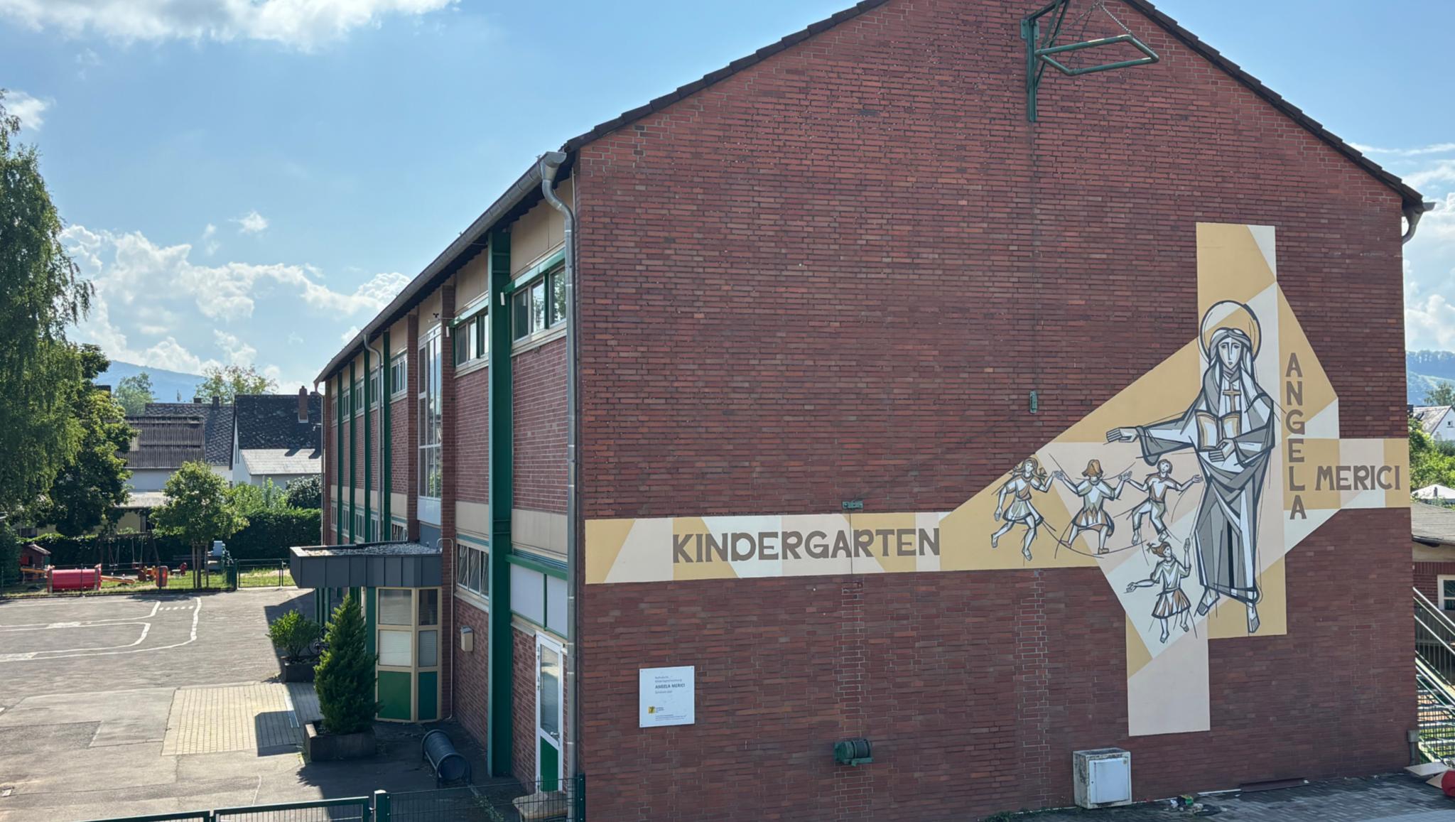 Man sieht die KiTa von Außen