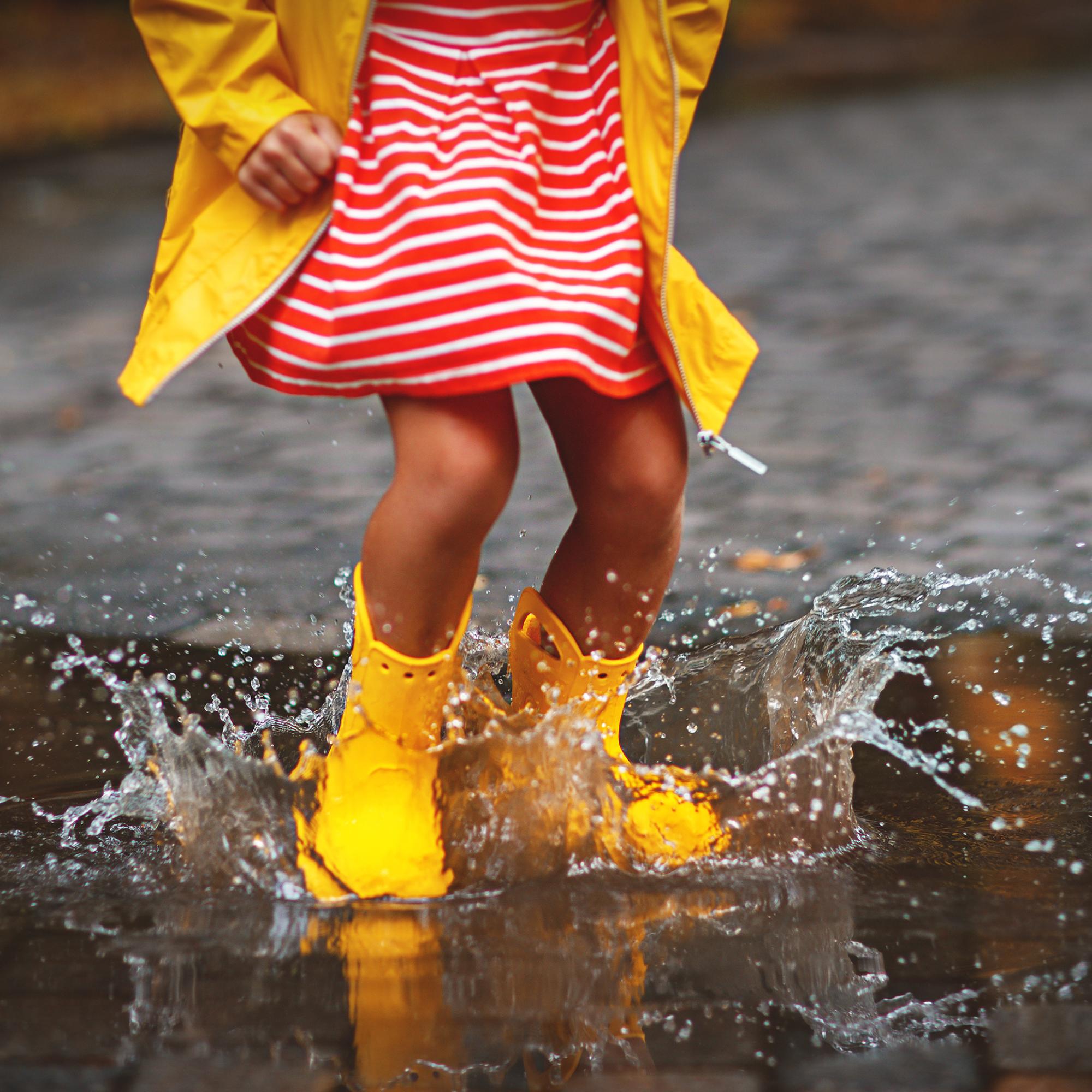 BGM_Ft_Natur_Pfütze Kind Gummistiefel (c) Pexels.com BGM_Ft_Natur_Pfütze Kind Gummistiefel