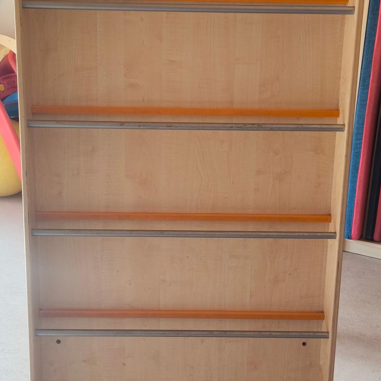 WB_St. Aper Wasserliesch_Stiefelregal 2