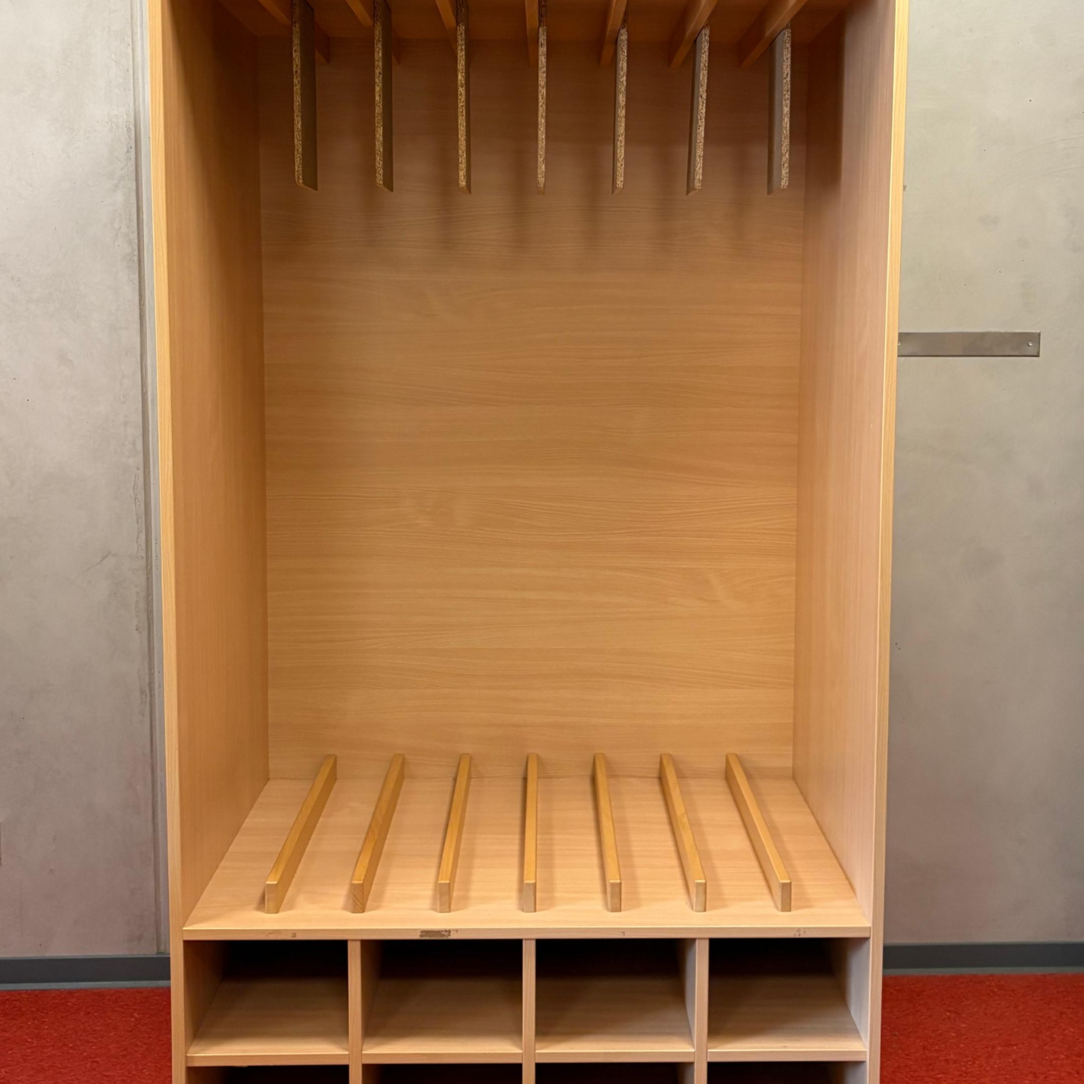 WB_St. Margareta Kenn_Matratzenschrank